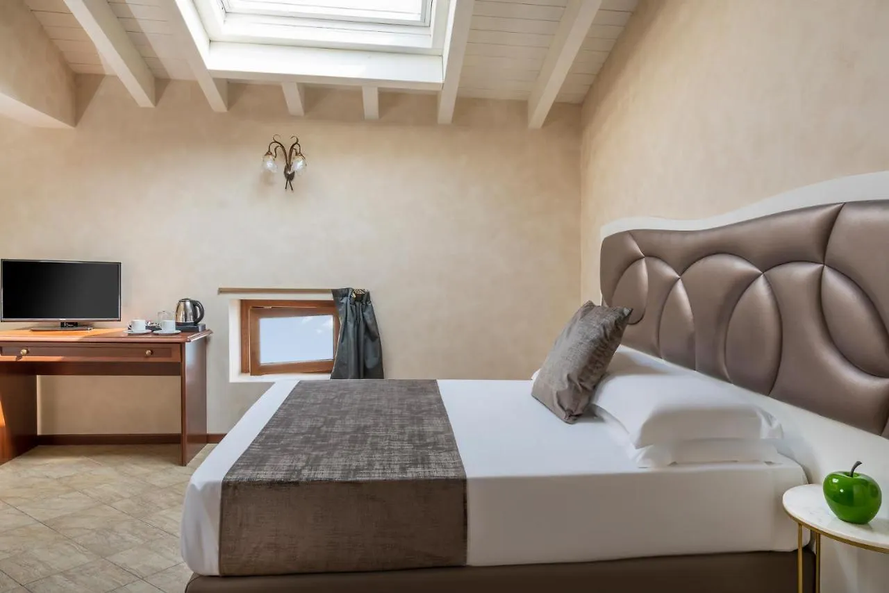 Hotel Mayer & Splendid - Wellness E Spa Desenzano del Garda 4*,