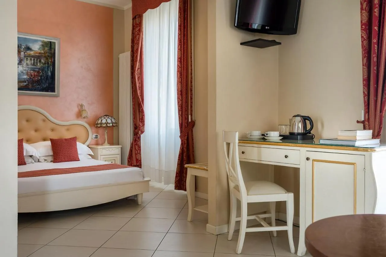 Hotel Mayer & Splendid - Wellness E Spa Desenzano del Garda Italy