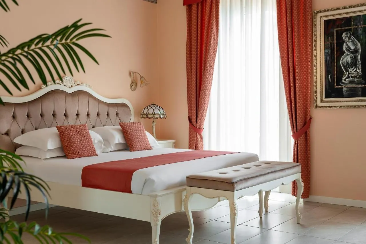 Hotel Mayer & Splendid - Wellness E Spa Desenzano del Garda 4*,