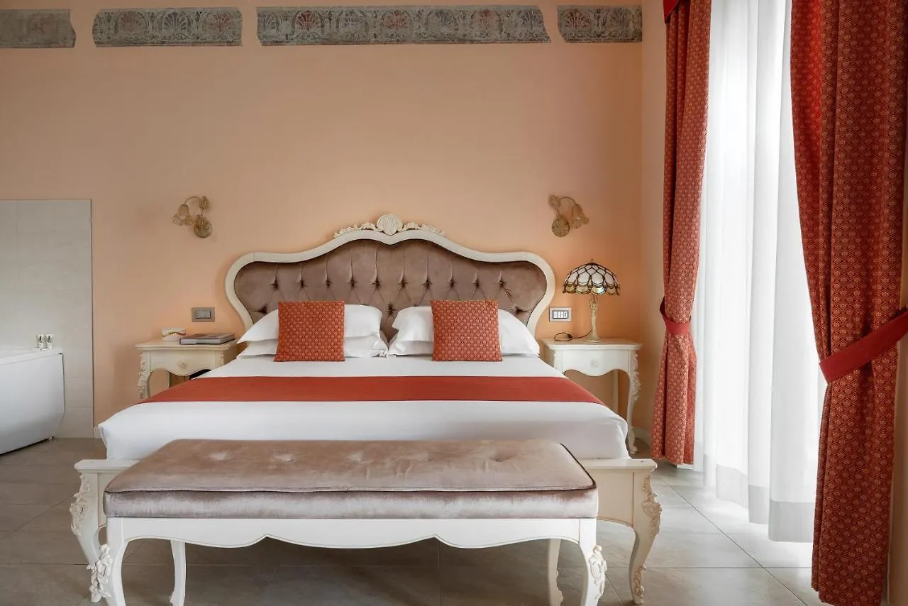 Hotel Mayer & Splendid - Wellness E Spa Desenzano del Garda Italy