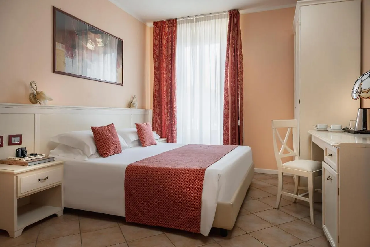 Hotel Mayer & Splendid - Wellness E Spa Desenzano del Garda 4*,  Italy