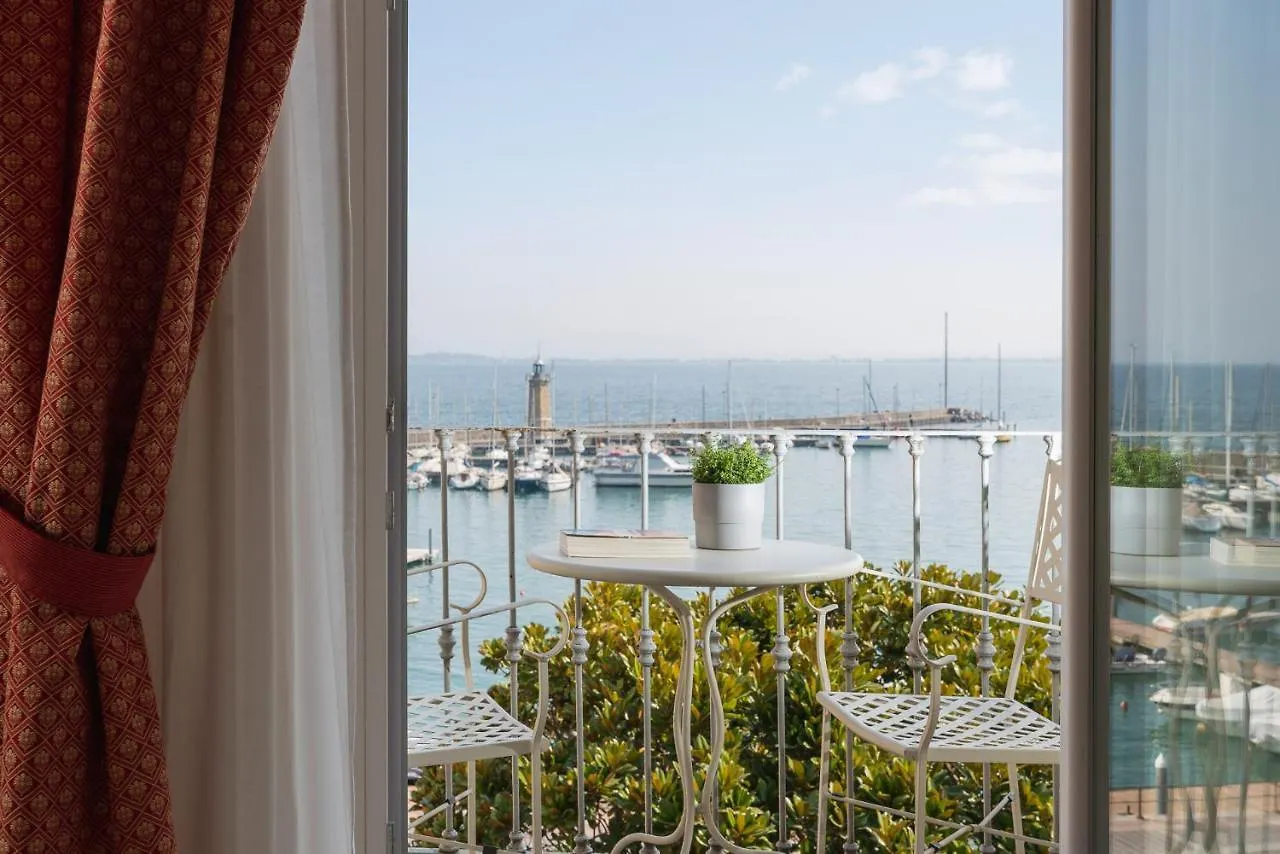Hotel Mayer & Splendid - Wellness E Spa 代森扎诺-德尔加达