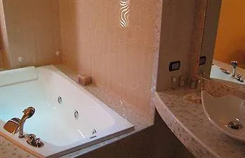 Hotel Mayer & Splendid - Wellness E Spa 代森扎诺-德尔加达 4*,
